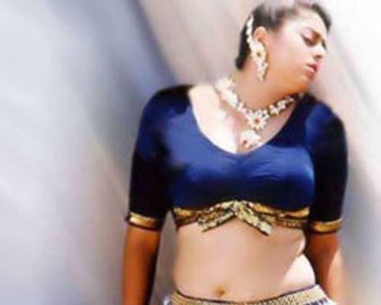 அனல் காற்று... நக்மா!