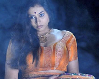 மதுரையை கலக்கும் ~~நமீதா~~ சிடி!