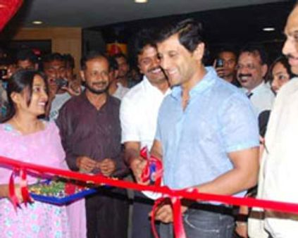 ~~மாயாஜாலில்~~ மேலும் 4 தியேட்டர்கள்!