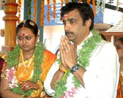 கோபியை மணந்தார் நடிகை விந்தியா