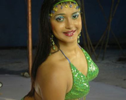 நான் சென்னைப் பொண்ணு- நிக்கோல்