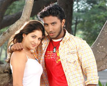 ~~கிஸ்~~ஸுக்குப் பயந்த ~~சிவாஜி ஜூனியர்~~!