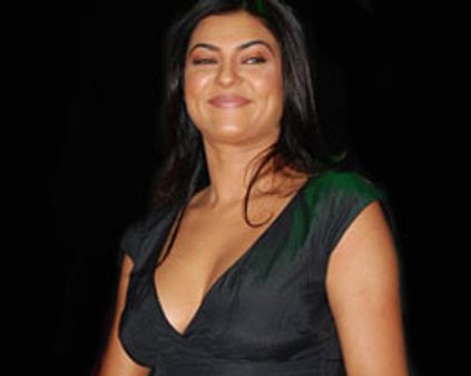 சுஷ்மிதாவுக்கு ~~ஏ~~ எஸ்.எம்.எஸ்-இளைஞர் கைது!