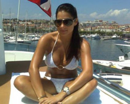 போஸ் கொடுக்க 1 மில்லியன் டாலர்!