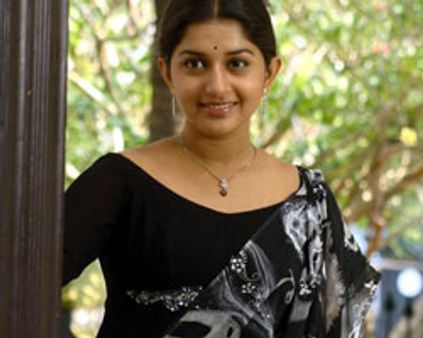 நான் கவர்ச்சி நடிகையல்ல-மீரா