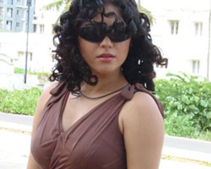 மறுபடியும் ஷெரீன்