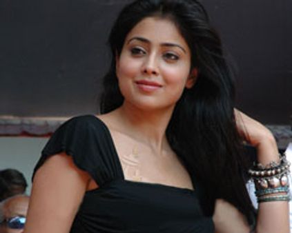 ஷ்ரியாவின் அம்மா ஸ்னேகா!