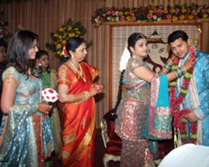 ஸ்னேகா வீட்டு கல்யாணம்-நடிகைகள் டிமிக்கி!