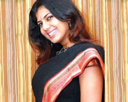 மாளவிகா போய் சொர்ணாமால்யா!