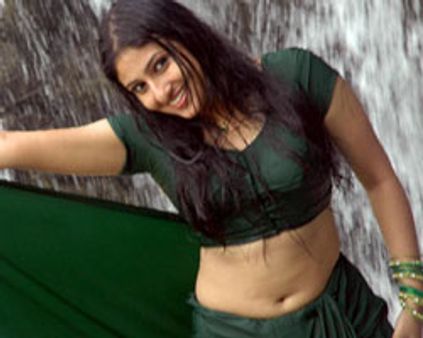 சிங்களத்தில் ~~சிலந்தி~~ மோனிகா!