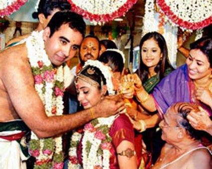 ஜெயஸ்ரீ தம்பியை மணந்தார் கனிகா