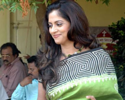 அழகாக இருப்பது தவறா?-நதியா