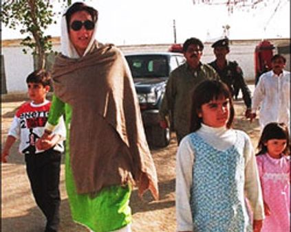 பெனாசிர் படத்துக்கு குடும்பம் எதிர்ப்பு