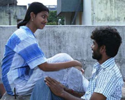 மீன் சுமந்த தர்ஷனா!