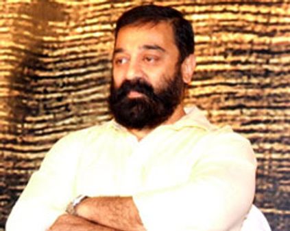 ~~ஆர்ப்பாட்டம் கூடாது~~ - ரசிகர்களுக்கு கமல்!