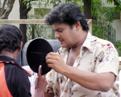 படப்பிடிப்பில் மன்சூர் அலிகான் கை முறிவு