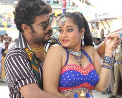 ஓரம்போ...ரீமிக்ஸ்: சுந்தர்-சுஜா குத்தாட்டம்!