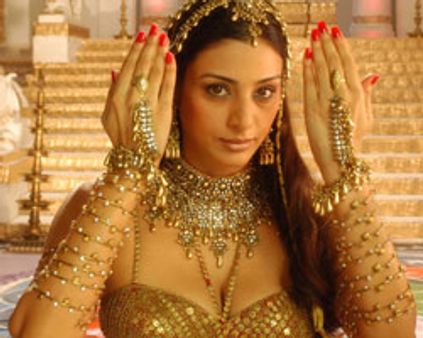 லாராவை ~~காலி~~ செய்த தபு!