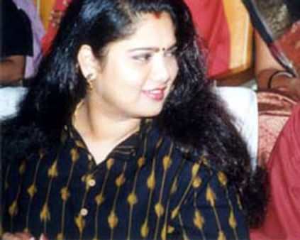 ~~அண்ணி~~ யுவராணி!