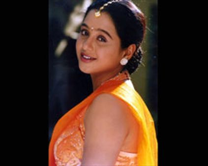 ஐந்தாம் படையில் தேவயானி!