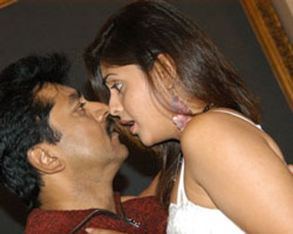 ~~காக்கி~~யை கையில் எடுக்கும் சரத்!