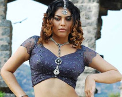 தப்புத் தப்பா பேசறாங்க.. ஷெரீன்