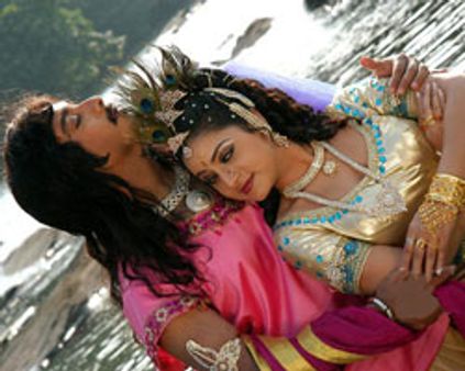 கமல், ரஜினியுடன் படம் பார்த்த முதல்வர்!