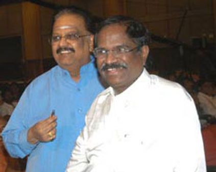 செல்வராகவனுக்கு இசைக்கும் அமரன்!