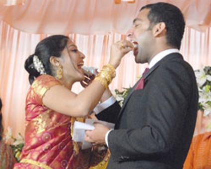 கோபிகாவின் ஐஸ்லாந்து ஹனிமூன்!