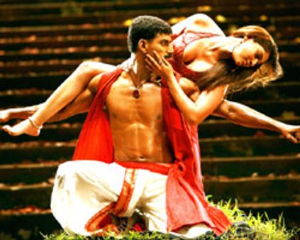 நிர்வாண எம்எம்எஸ்: போலீசில் நயன் புகார்!!