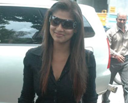 குசேலன் பஸ்-ஓட வைத்த நயன்!