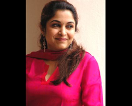 மீண்டும் அதிரடி நீலாம்பரி!!