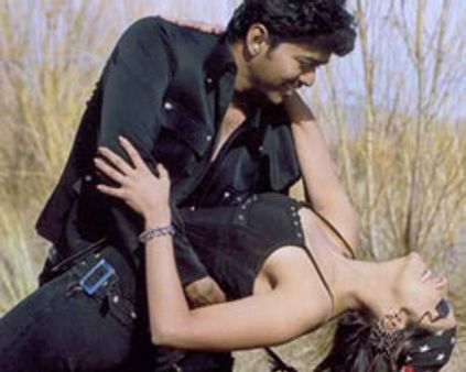 ரஜினி வழியில் விஜய்!