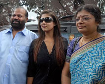 குசேலனுக்கு எதிராக சதியாம்!-சொல்கிறார் புஷ்பா கந்தசாமி