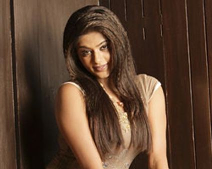 பரத்துக்கு பிரியாமணி!