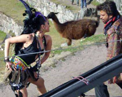 எந்திரன்: ரஜினி-ஐஸ் ஸ்டில்கள் லீக்!