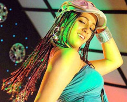 சார்மியின் ~~திரில்~~ கிளாமர்!