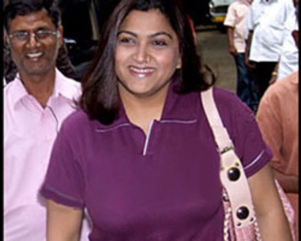 ~~சிக்~~ குஷ்பு - ~~நக்கல்~~ சத்யராஜ்!