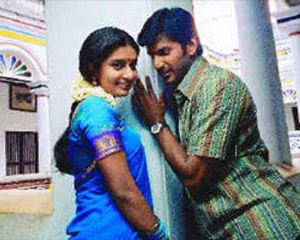 ~~இந்திக் கோழி~~யாகிறது சண்டகோழி!!