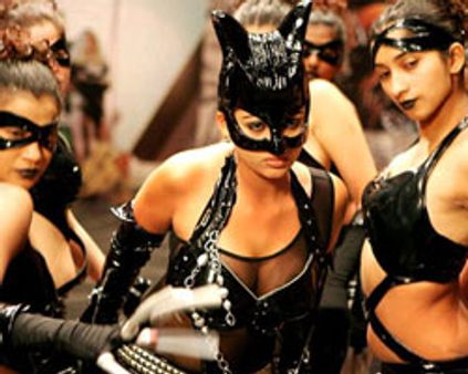 நயனதாரா ~~டல்~~ - திரிஷா ~~ஜில்~~!