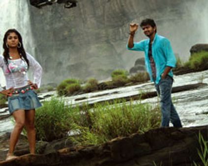 ரஜினியை முந்திய விஜய்!