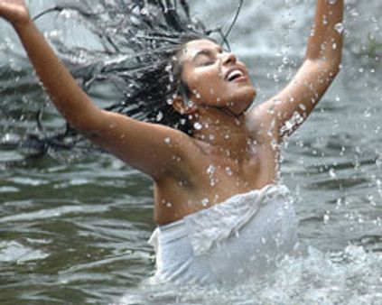 விஜய்யை ~~விரட்டிய~~ பூர்ணா!