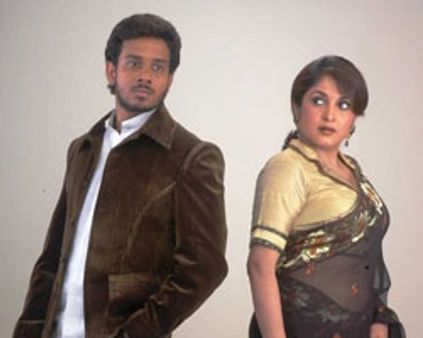 மல்லுக்கட்டும் ரம்யா கிருஷ்ணன்!!