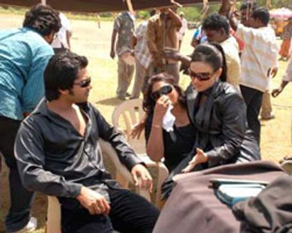 ~~வச்சுக்கவா உன்னை மட்டும்...~~ சிம்பு!