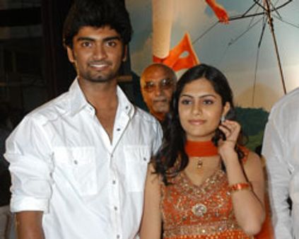 முரளி மகனும் ஹீரோ!