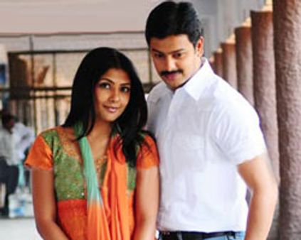 கமாலினி, சஞ்சனா ~~இடம் வலம்~~!