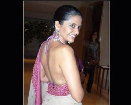 சூர்யா .. உருகும் மந்திரா!