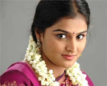 கிளாமரே வேண்டாம் ... ரம்யா