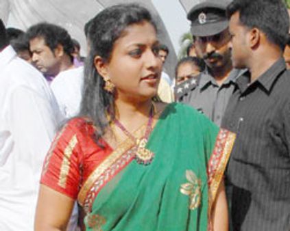 மறியல்: ரோஜா கைதாகி விடுதலை!