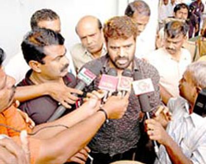 சீமான், அமீர் ரிலீஸ்: வரவேற்க திரண்ட திரையுலகம்!